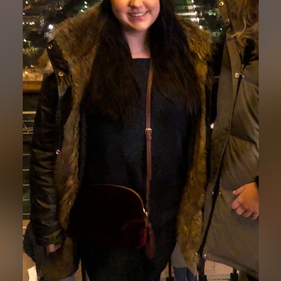 Mid length winter coat with fur trim - Picture 2 of 2